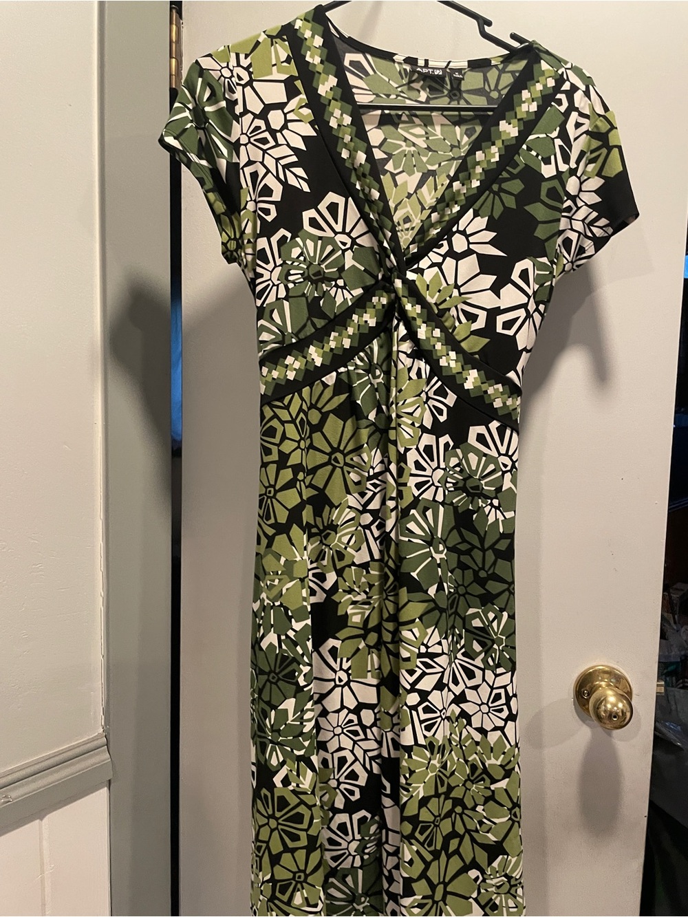 Apt. 9 Olive Green and Black Twist-Front Midi Dress belted size M